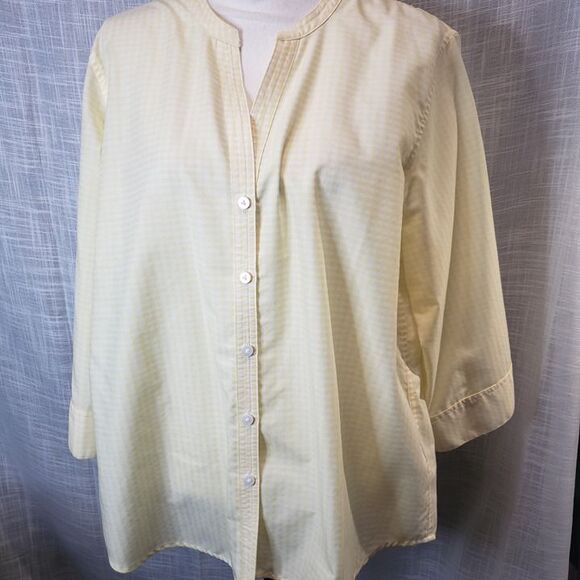 Pretty Yellow Gingham Wrinkle Free Button Front Top womens size XL Casual Blouse - Picture 2 of 6